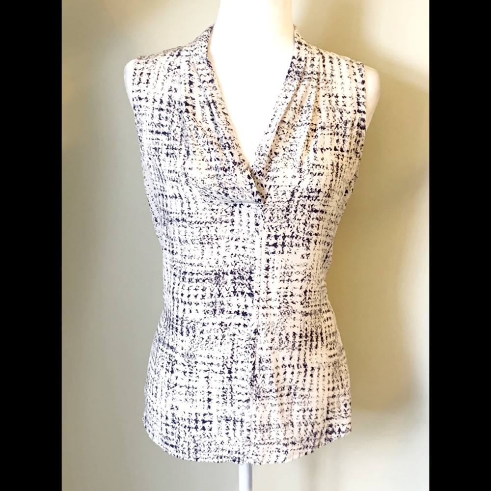 Mercer & Maddison 100% silk sleeveless shirt M